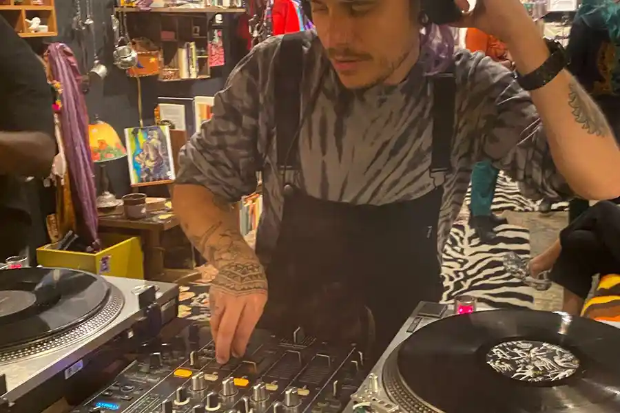 joe ebner dj'ing wedding dj